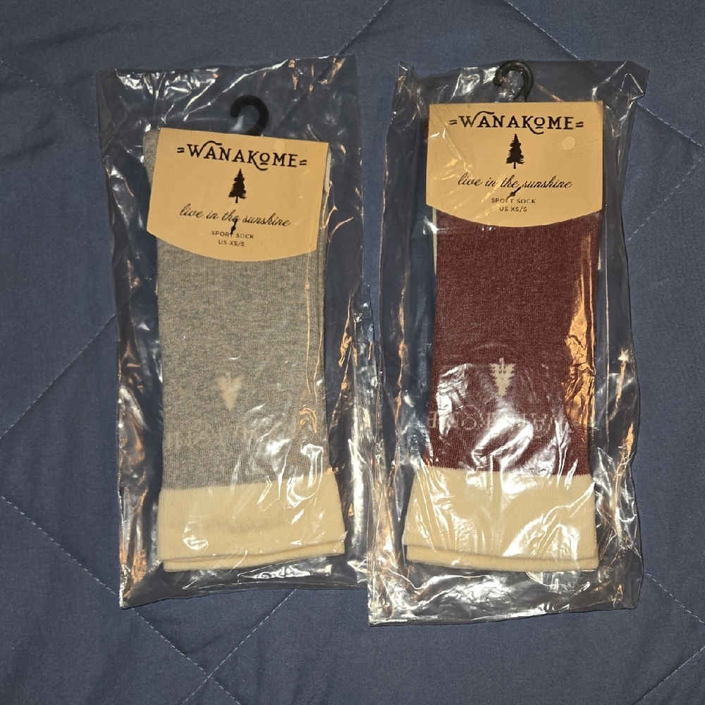 *4 For $20* Wanakome Cozy Socks - Gray and Burgundy 2 Pair XS/S